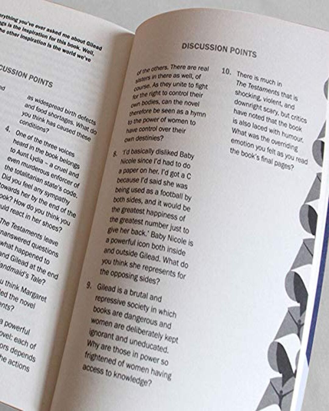 The Testaments (Lead Title) [Paperback] - versoz.com